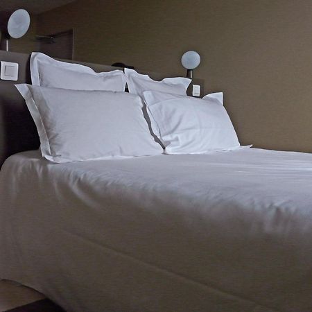 Hotel Courtille De Solutre ภายนอก รูปภาพ