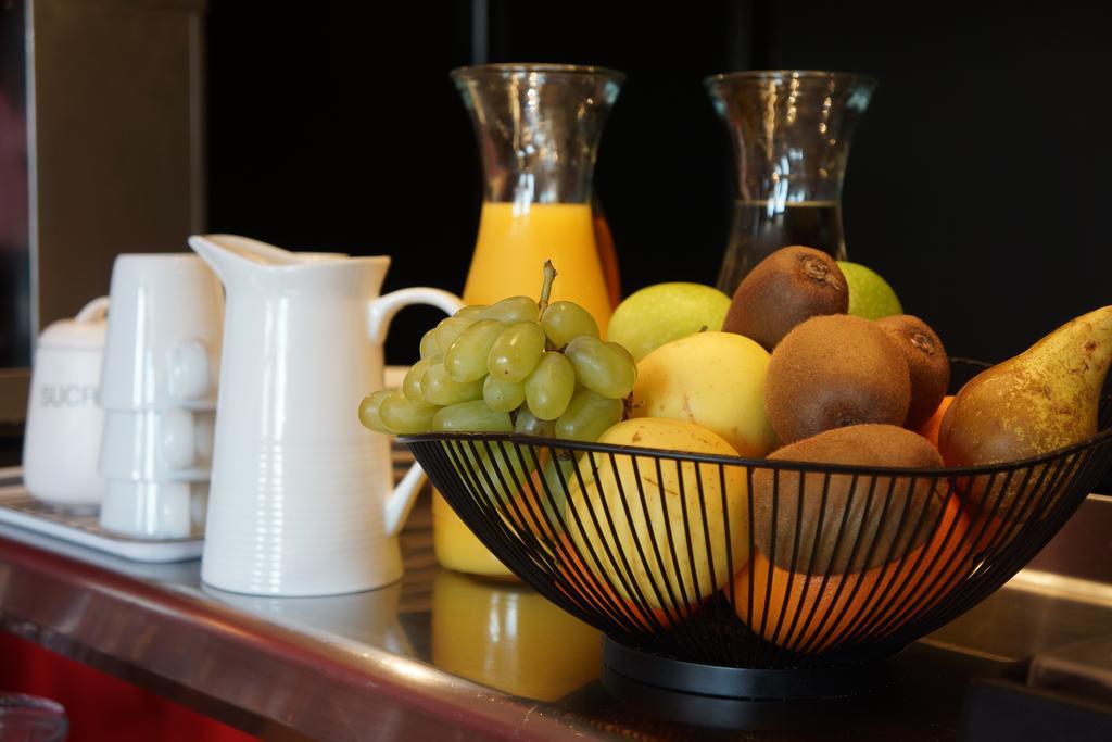 Hotel Courtille De Solutre ภายนอก รูปภาพ