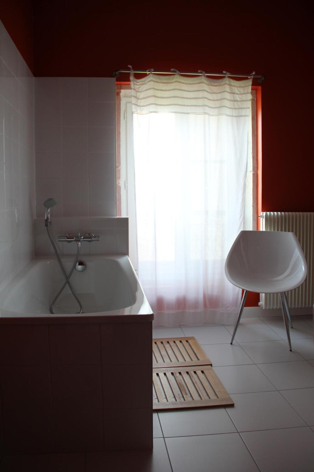 Hotel Courtille De Solutre ภายนอก รูปภาพ