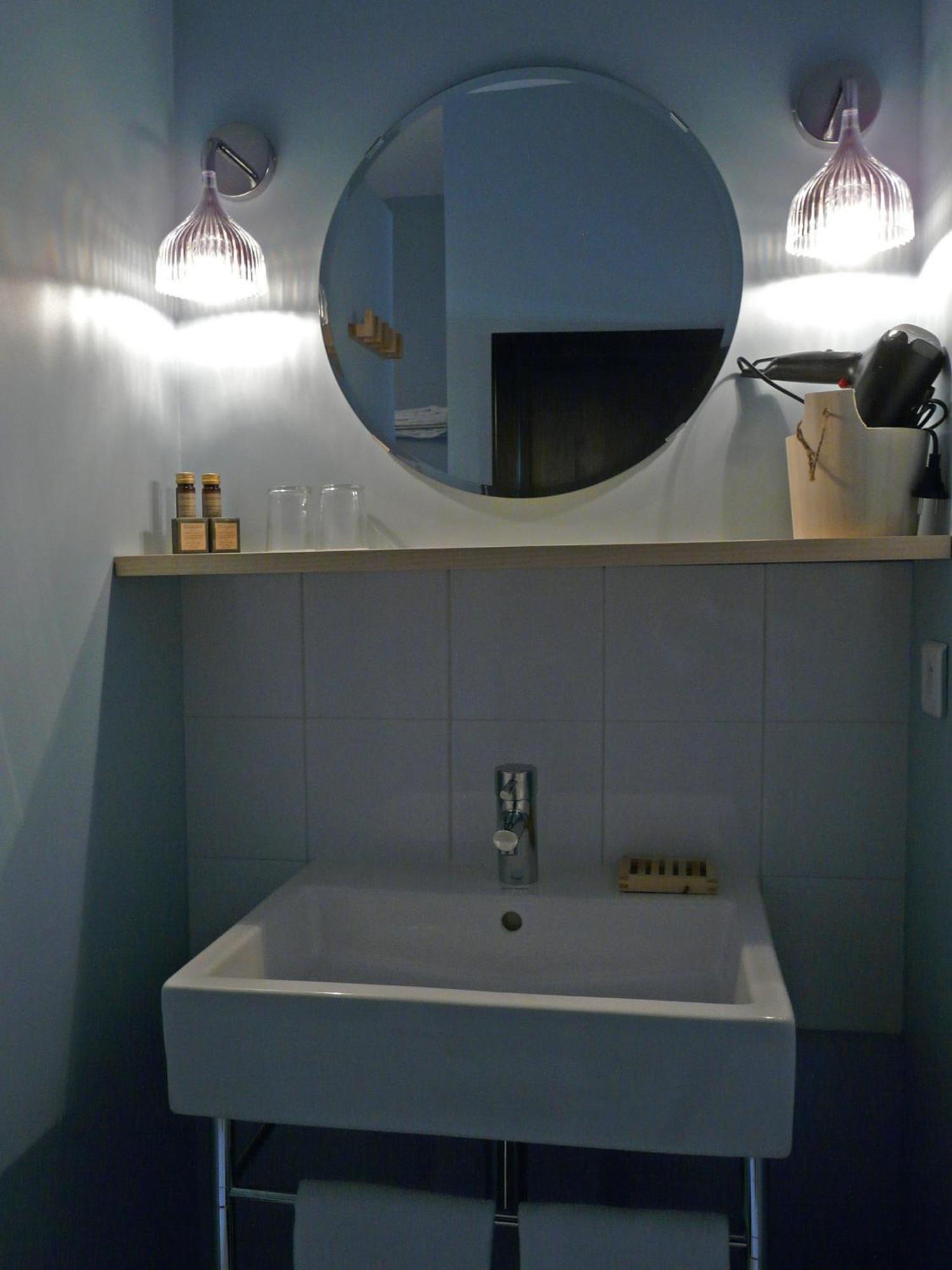 Hotel Courtille De Solutre ภายนอก รูปภาพ
