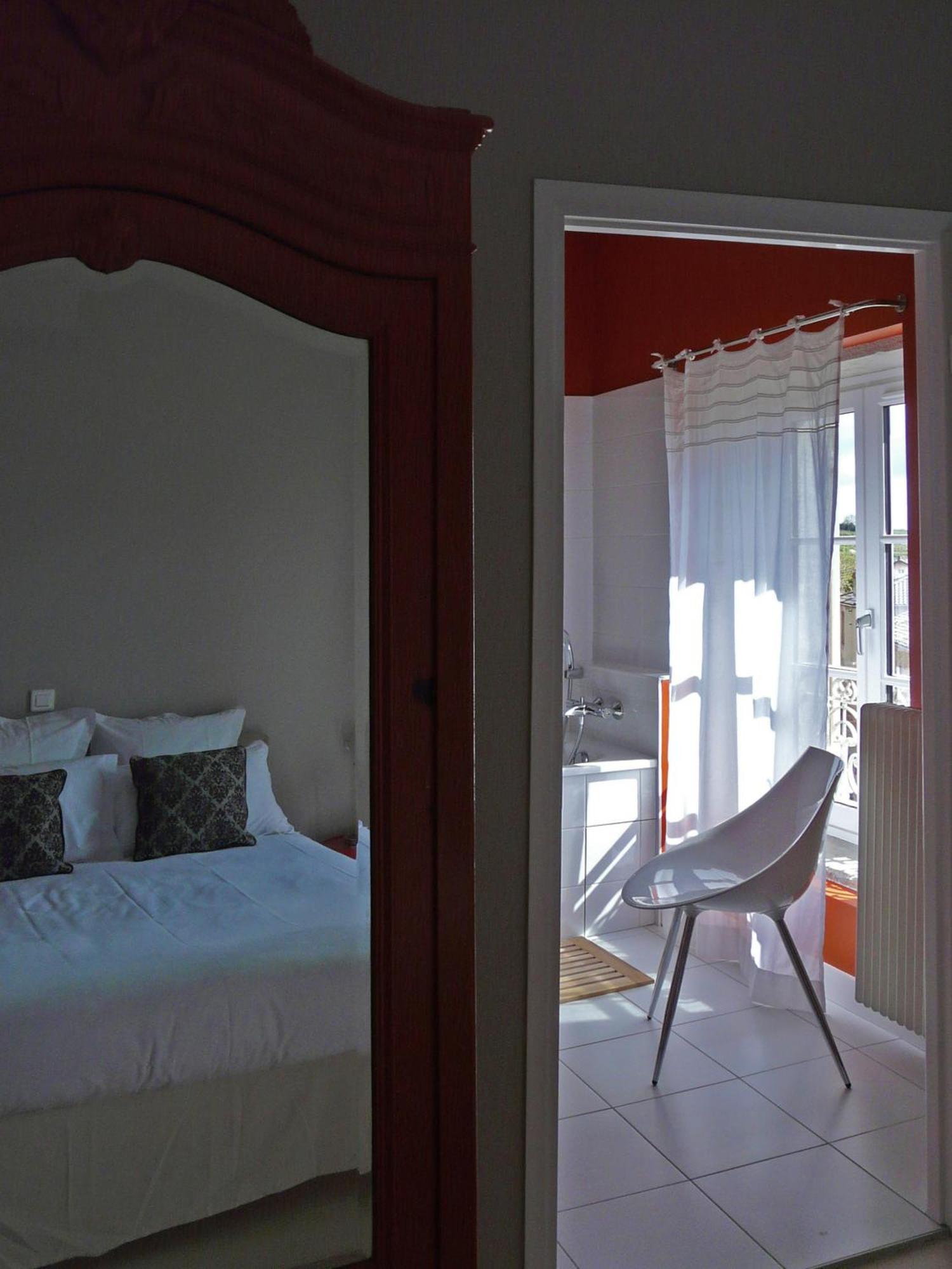 Hotel Courtille De Solutre ภายนอก รูปภาพ