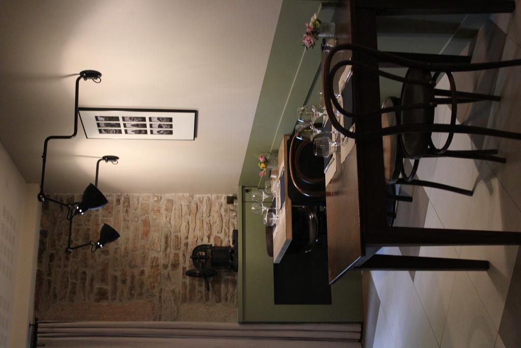 Hotel Courtille De Solutre ภายนอก รูปภาพ